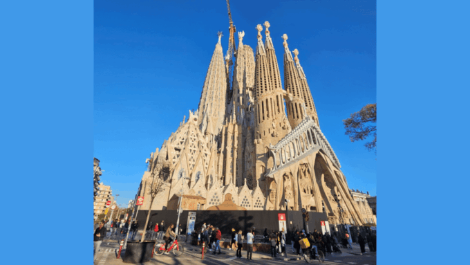 Barcelona: Architecture & Art Nouveau Audio Tour - Themes and Topics Covered