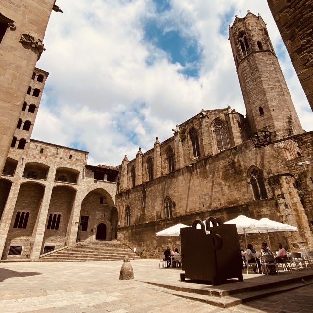 Barcelona: Barri Gotic Small Group Walking Tour - Key Sites of the Walking Tour