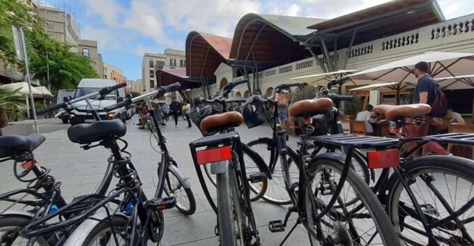 Barcelona: Bike Rental With Delivery and Pickup - Frequently Asked Questions