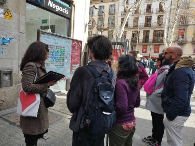 Barcelona: Boqueria Market & Barrio Gotico Street Food Tour - Market Exploration