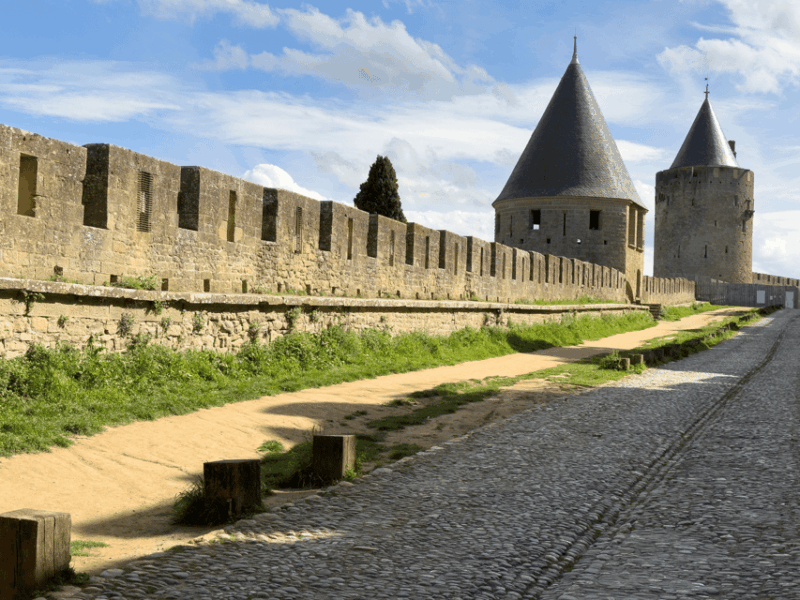 Barcelona: Carcassonne & Dali Tour - Cité De Carcassonne: Exploring the Fortified City