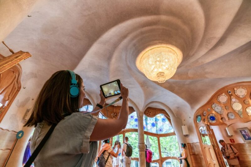 Barcelona: Casa Batlló Entry With Self-Audioguide Tour - Key Points