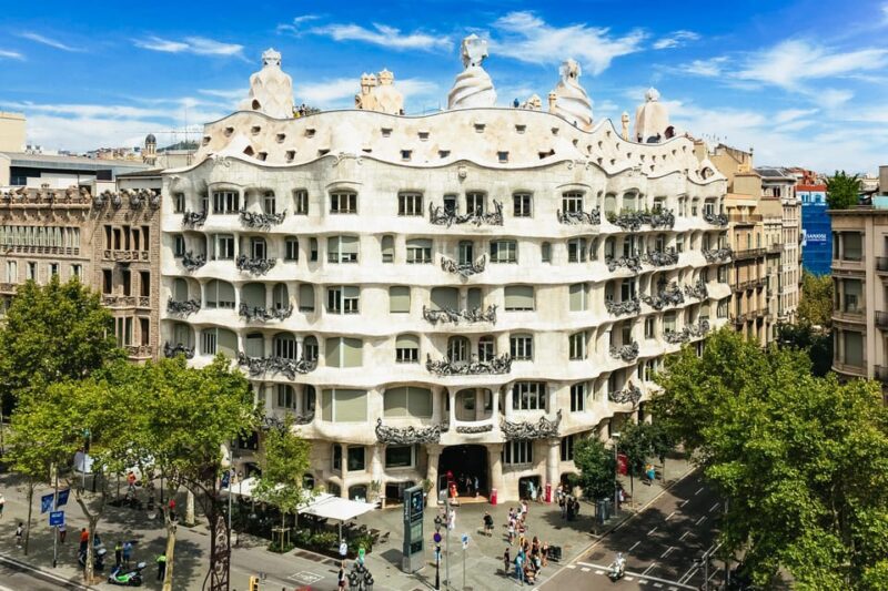 Barcelona: Casa Milà Early-Morning Access Guided Tour - Tour Highlights