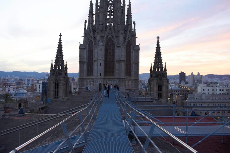 Barcelona Cathedral: Sunrise Tour & Traditional Breakfast - Tour Logistics and Requirements