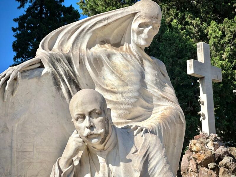Barcelona: Cemetery Tour - Gothic Graves & Local History - Key Points