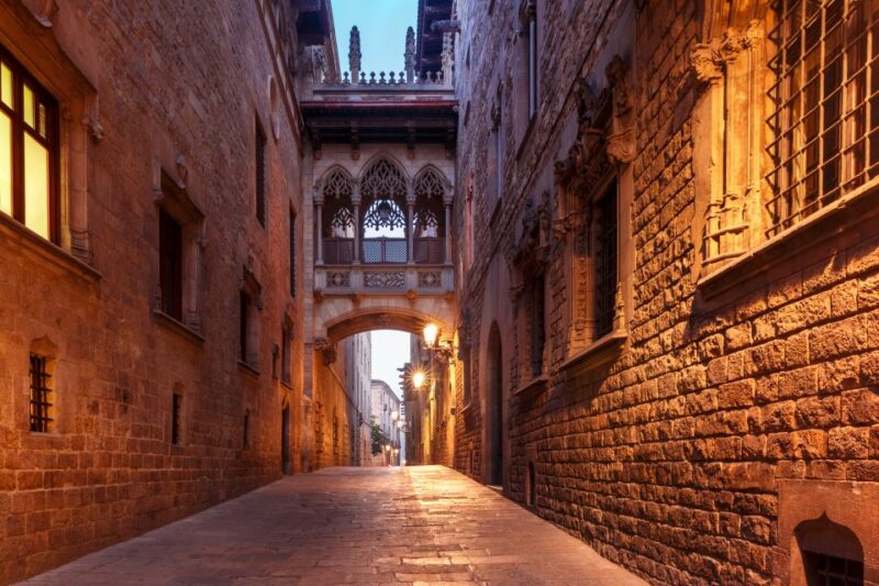 Barcelona City: El Raval and Gothic Quarter Audio Tour - Key Points