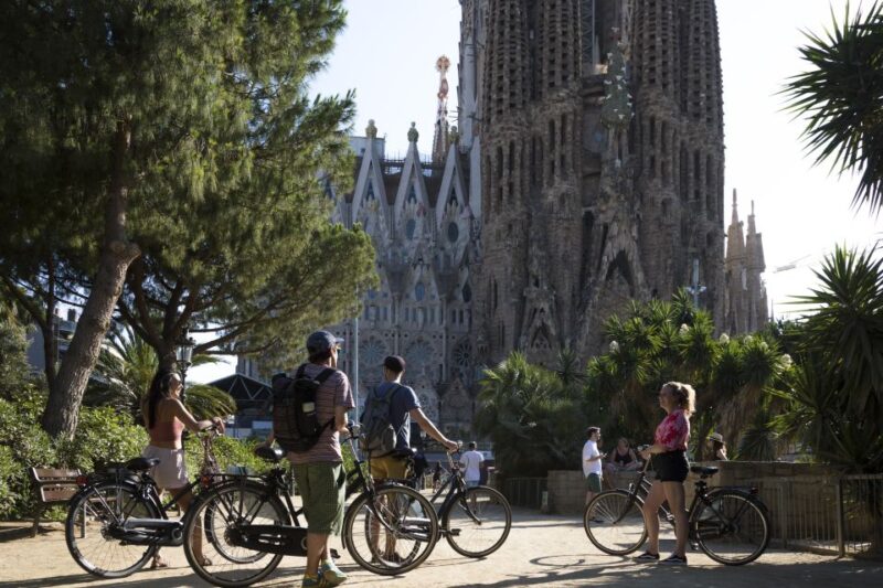 Barcelona: City Highlights and Architecture Guided Bike Tour - Exploring Iconic Landmarks