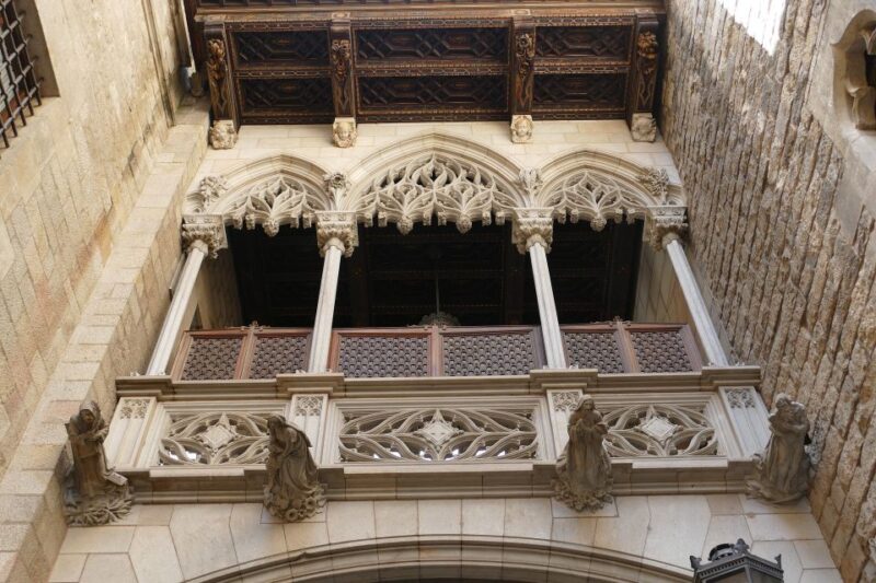 Barcelona: City Highlights Full-Day Private Guided Tour - Transportation Between Locations