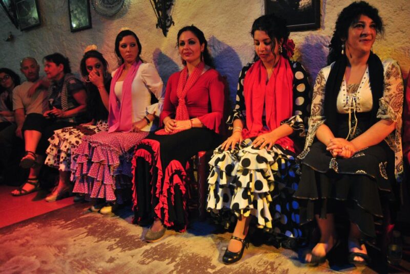 Barcelona: City Tour & Flamenco Show With Wine & Tapas - Highlights of the Tour