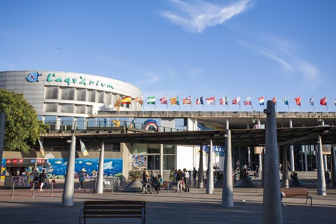 Barcelona City Tour Hop-On Hop-Off and Aquarium - Exploring Barcelona by Hop-On Hop-Off