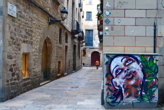 Barcelona: Ciutat Vella, a Self-Guided Secret City Game - Suitable for All Skill Levels