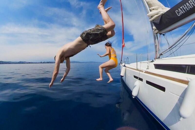 Barcelona: Coastline Boat Trip With Snacks and Cava - Complimentary Drinks and Snacks