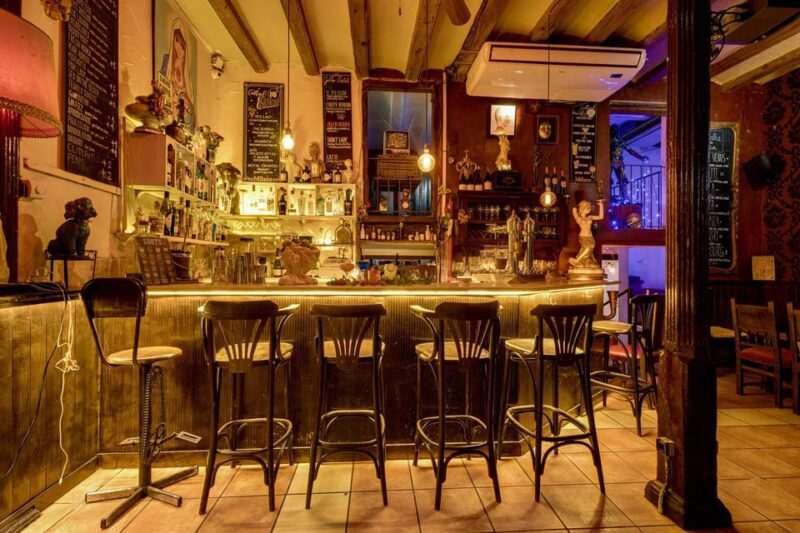 Barcelona: Cocktail Making Class With Tapas - Key Points