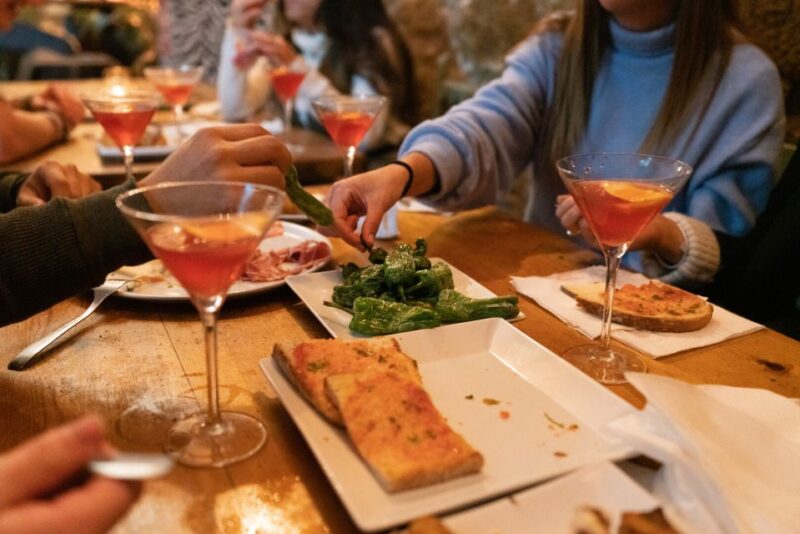 Barcelona: Cocktail Master Class by Mixologist With Tapas - Venue and Accessibility Details