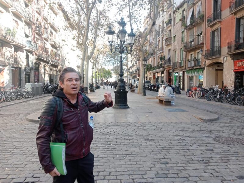 Barcelona: Curious Legends and Traditions of Old Town Tour - Guided Walking Tour Through Old Town
