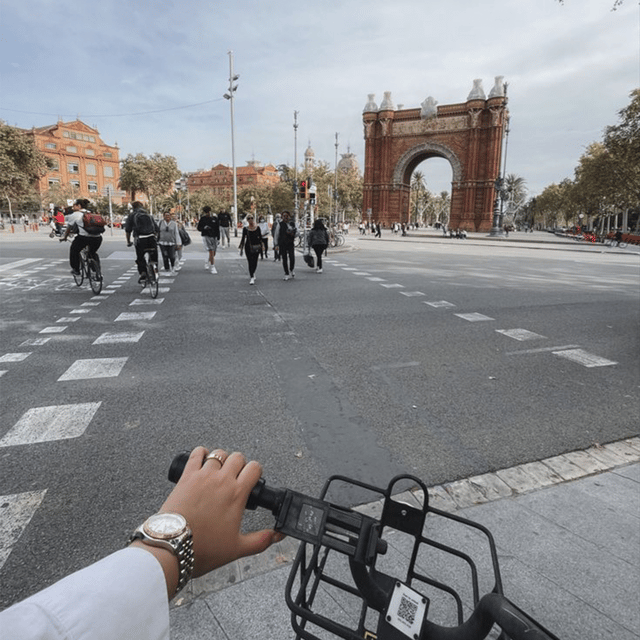 Barcelona: Customized Bike Tour of Cultural Highlights - Accessibility Considerations