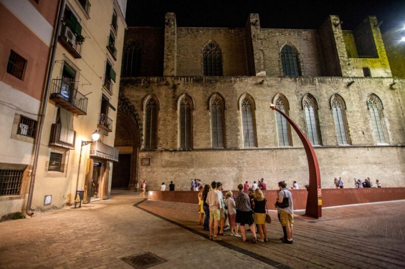Barcelona: Dark History Night Tour - Experience Highlights