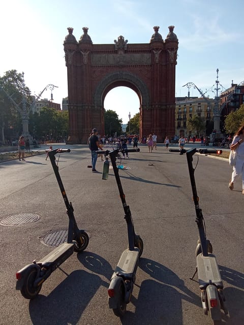 Barcelona: E-Scooter and Bike Tour - Tour Features and Inclusions