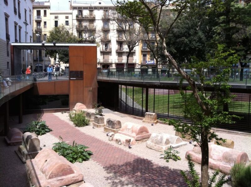 Barcelona “El Call” Jewish Quarter Private Walking Tour - Exploring the Jewish Quarter