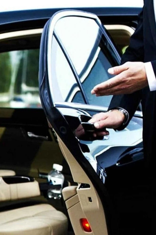 Barcelona: El Prat Airport Transfer to Barcelona City - Professional Drivers and Vehicles