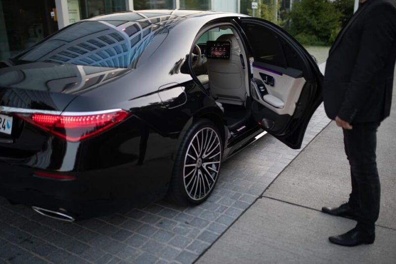 Barcelona: El Prat Airport Transfer to Barcelona City - Luggage and Accessibility