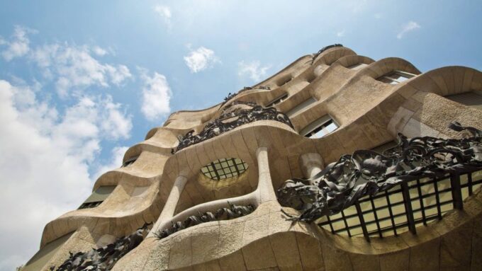 Barcelona: Evening Walking Tour in the Gaudi Area With Tapas - Frequently Asked Questions