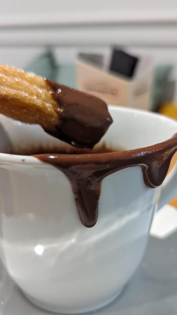 Barcelona: Experience the Best Churros With Hot Chocolate - Key Points