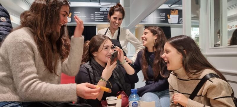 Barcelona: Experience the Best Churros With Hot Chocolate - Customer Perspectives and Ratings