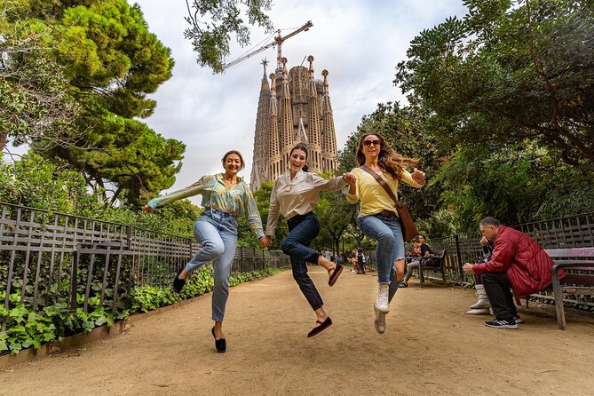 Barcelona Express Tour in a Private Eco Tuk Tuk - Accessibility and Restrictions