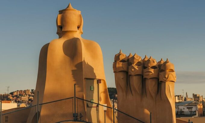 Barcelona: Fast Track La Casa Milà Guided Tour - Discovering the Impressive Stone Façade