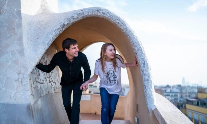 Barcelona: Fast Track La Casa Milà Guided Tour - Enjoying 360º Views From the Warriors Rooftop