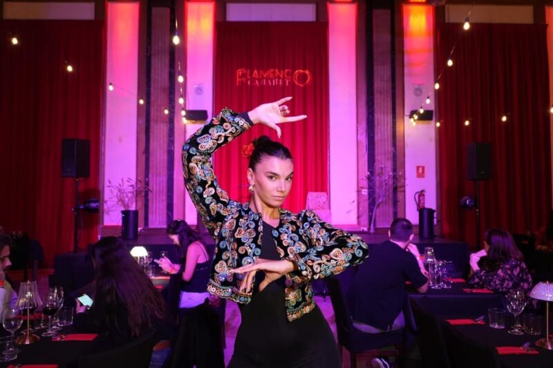 Barcelona: Flamenco Cabaret Dinner Show - Key Points