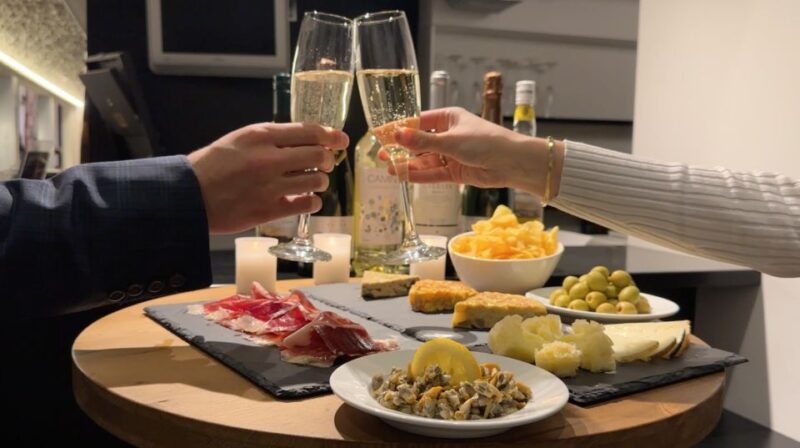 Barcelona: Flamenco Premium Show and Tour Guitar Museum - High-Quality Spanish Drinks and Tapas