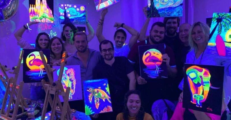 Barcelona: Fluorescent Paint and Wine Workshop - Key Points