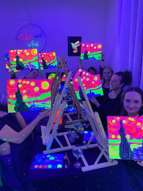 Barcelona: Fluorescent Paint and Wine Workshop - Customer Reviews
