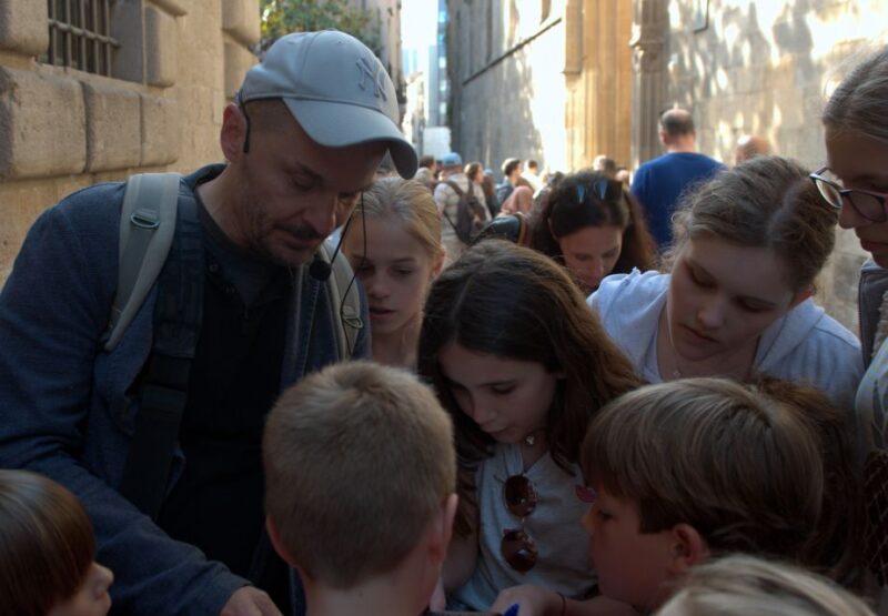Barcelona for Kids: Dragons, Giants and Kings Tour - Duration and Availability