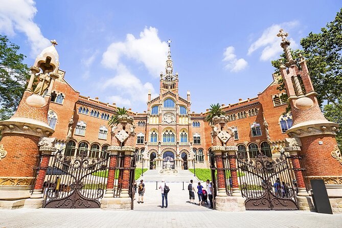 Barcelona Full Day: Sagrada Familia, Casa Vicens & La Pedrera - Meeting and Transportation