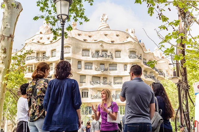 Barcelona Gaudi and Sagrada Familia Tour - Meeting and Pickup