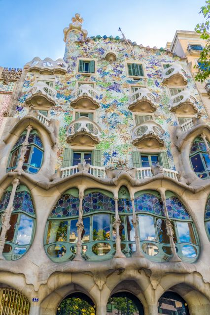 Barcelona: Gaudí Free Walking Tour - Key Points