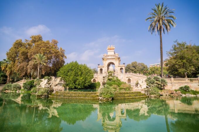 Barcelona: Gaudi Highlights Ebike Tour - Cycling Through Barcelonas Vibrant Streets