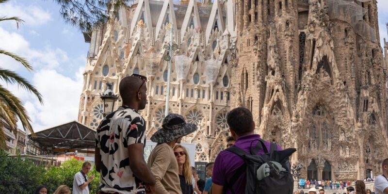 Barcelona: Gaudí Masterpieces & Hidden Gems E-Bike Tour - Key Points