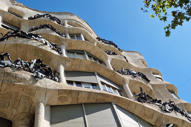 Barcelona, Gaudi, Tapa & Drink: Iconic Spanish Architecture - Discovering Barcelonas Charm