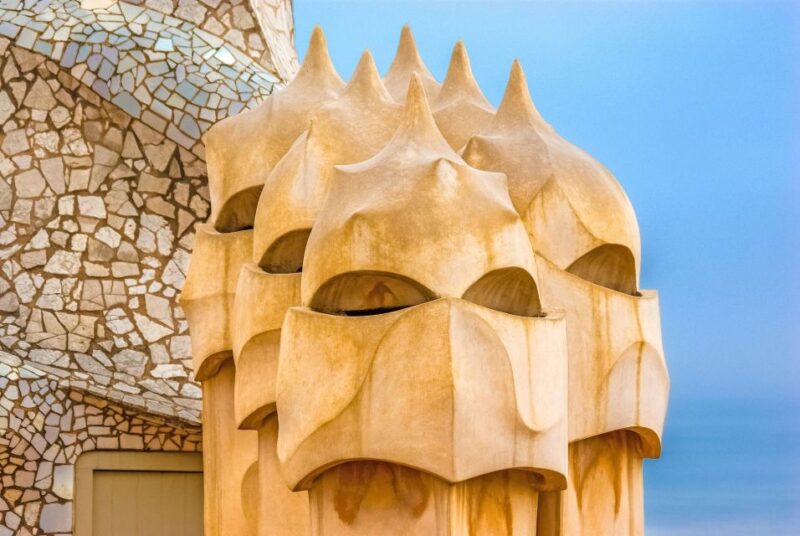 Barcelona: Gaudís City Masterpieces Self-Guided Audio Tour - Itinerary and Locations