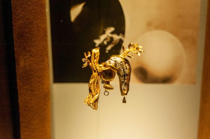 Barcelona: Girona & Figueres Tour With Optional Dali Museum - Transportation and Guided Tours