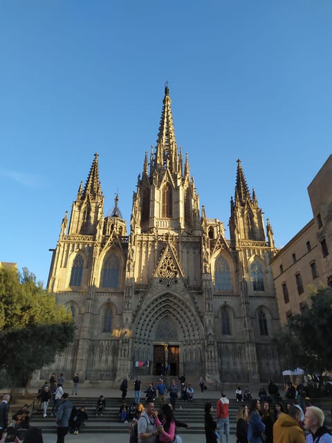 Barcelona: Gothic Quarter & El Born Hidden Gems Walking Tour - The Cathedral Del Mar: a Architectural Marvel