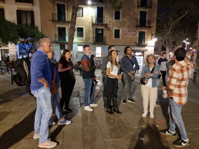 Barcelona: Gothic Quarter Ghosts and Legends Walking Tour - Exploring the Gothic Quarter