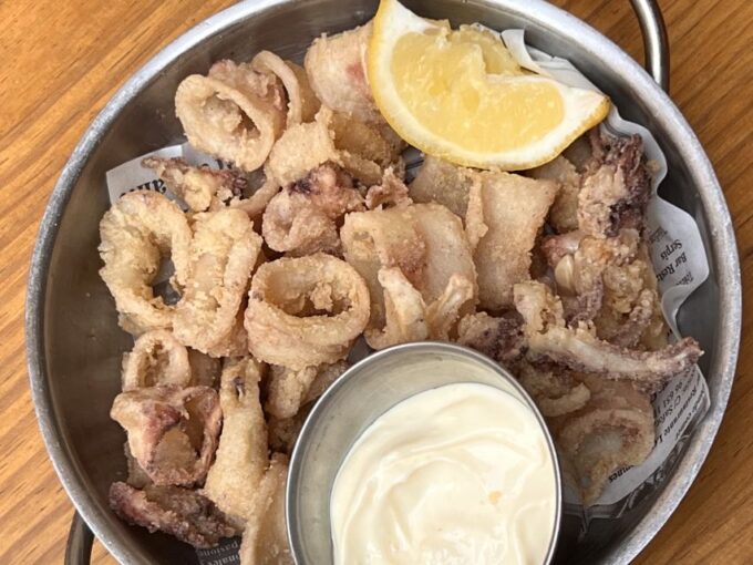 Barcelona: Gothic Quarter Guided Tour With Flamenco & Tapas - Getting to the Starting Point