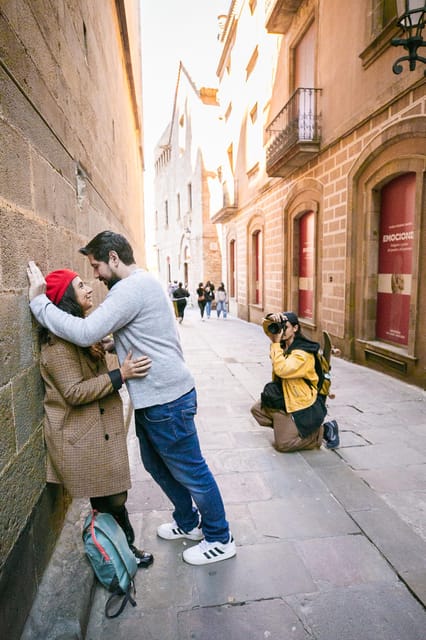 Barcelona: Gothic Quarter Private Photoshoot Experience - Key Points