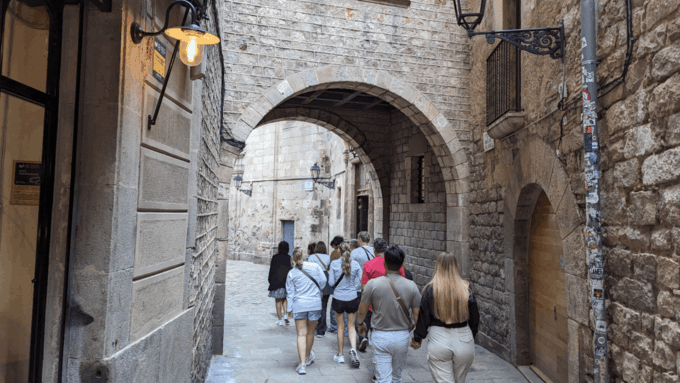 Barcelona: Gothic Quarter Walking Tour - Discovering Barcelonas Historical Legacy