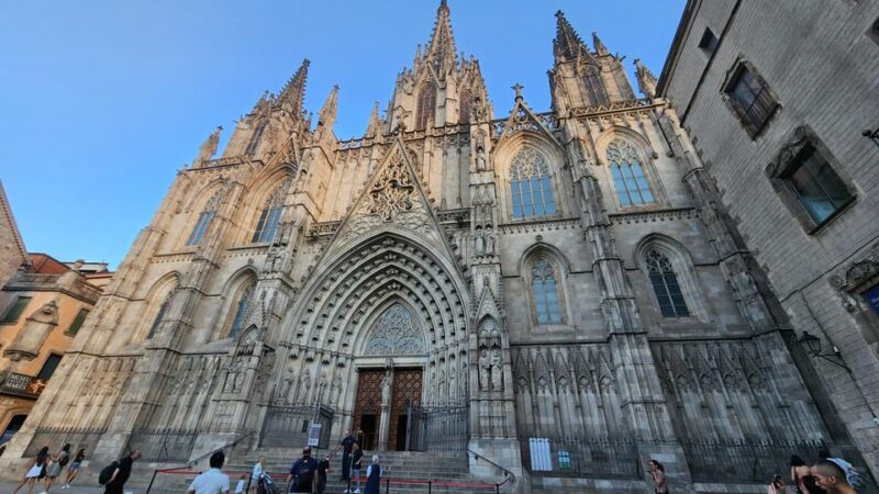Barcelona: Gothic Quarter Walking Tour in Dutch - Booking Details